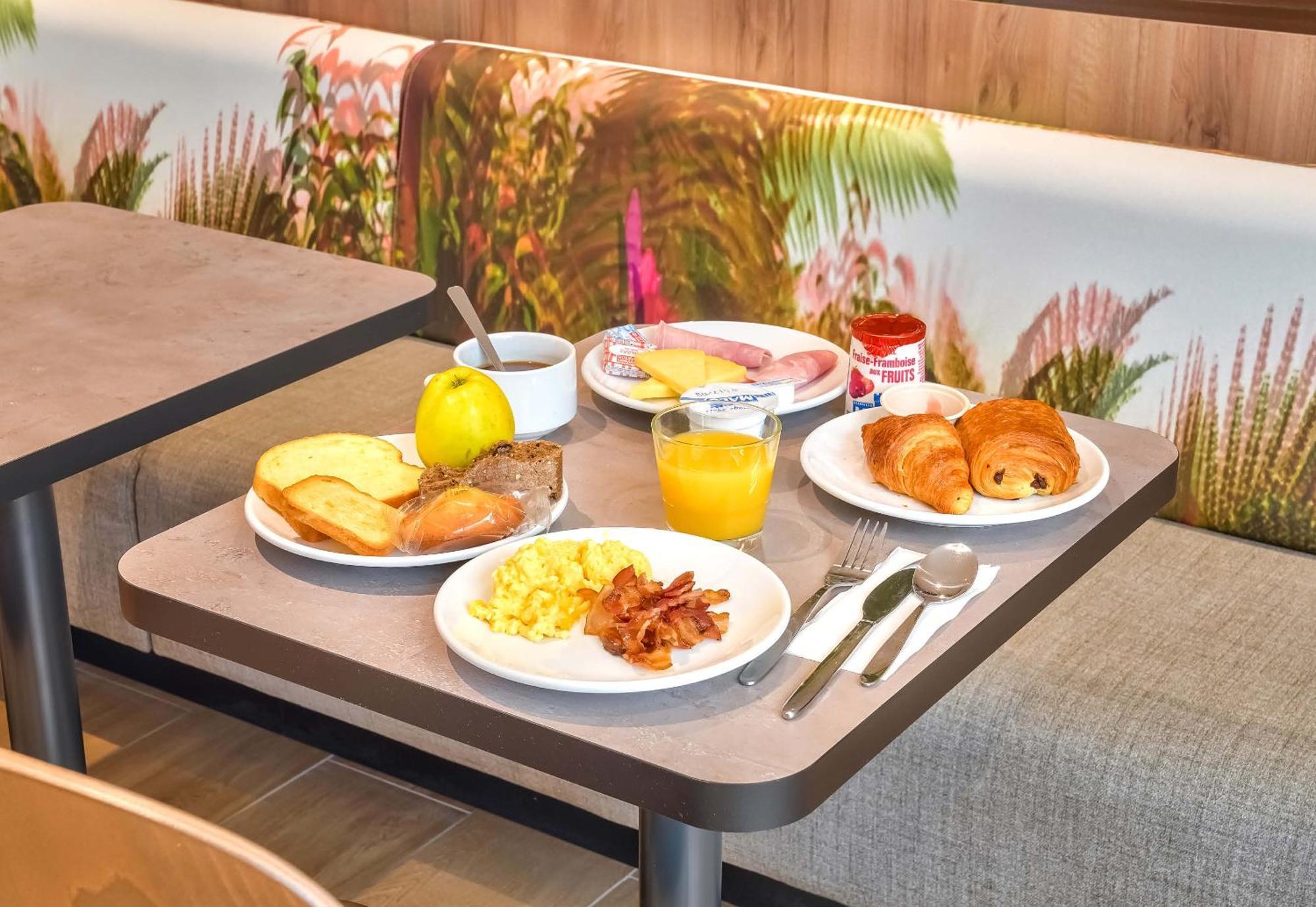 B&B Hotel Paris Porte D'Orleans モンルージュ エクステリア 写真