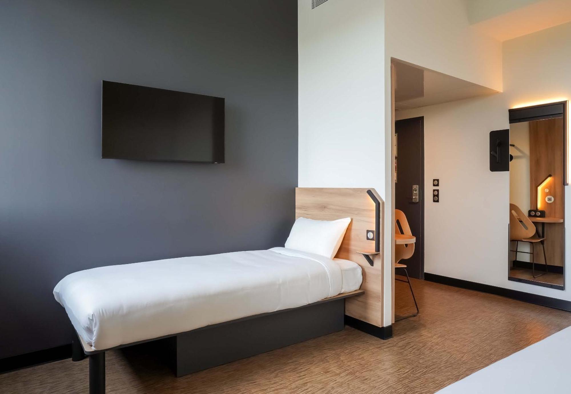 B&B Hotel Paris Porte D'Orleans モンルージュ エクステリア 写真