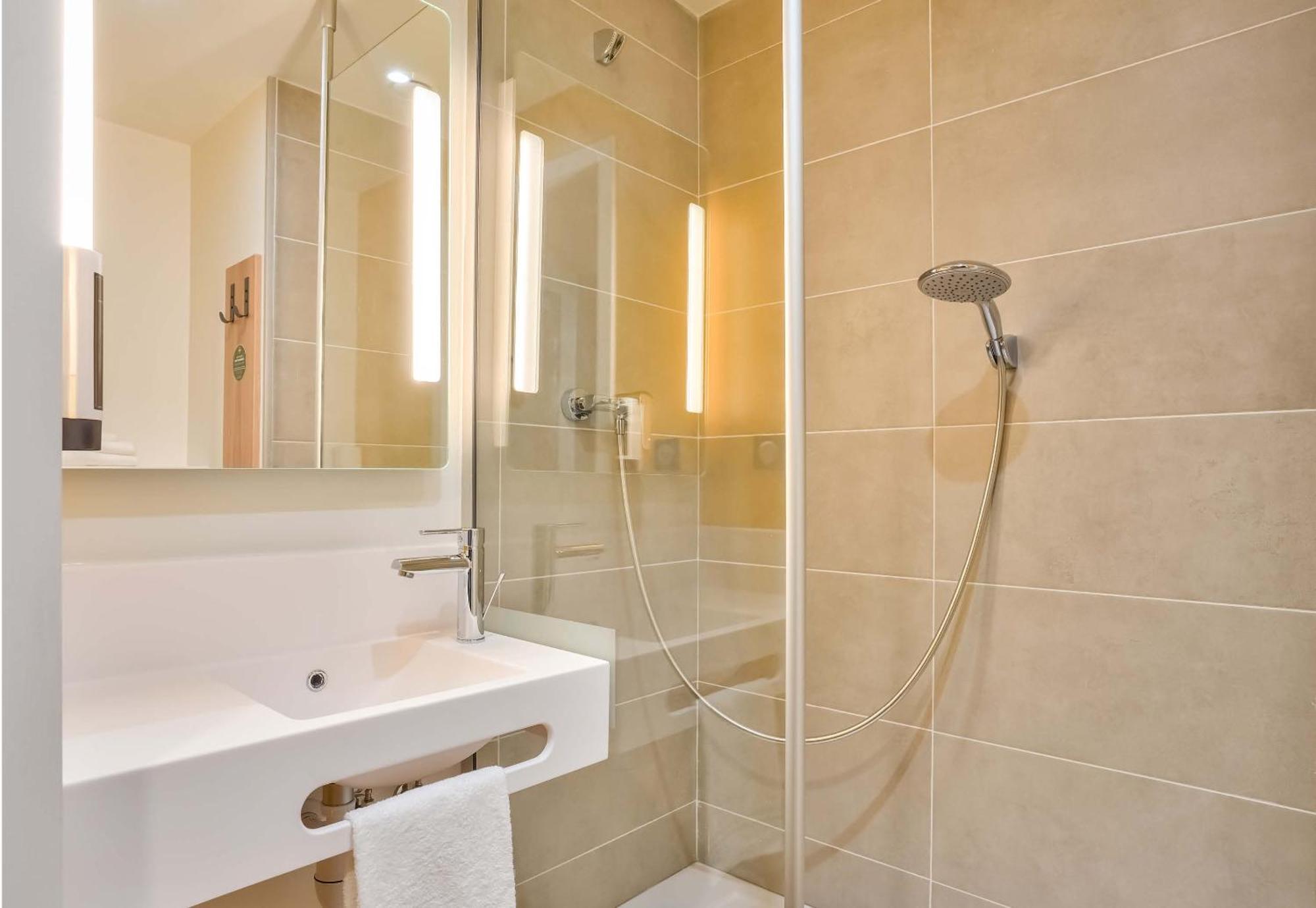 B&B Hotel Paris Porte D'Orleans モンルージュ エクステリア 写真