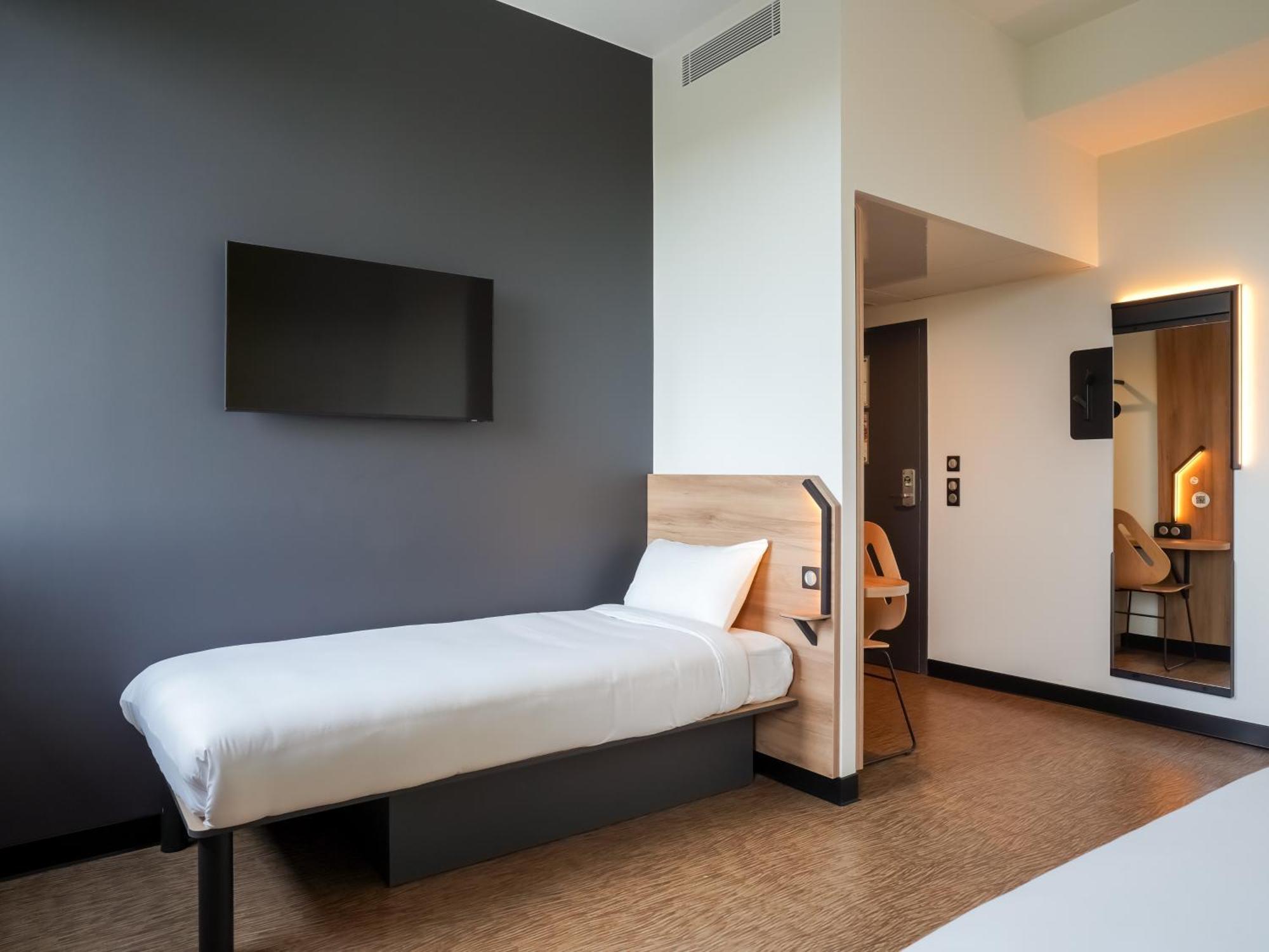 B&B Hotel Paris Porte D'Orleans モンルージュ エクステリア 写真